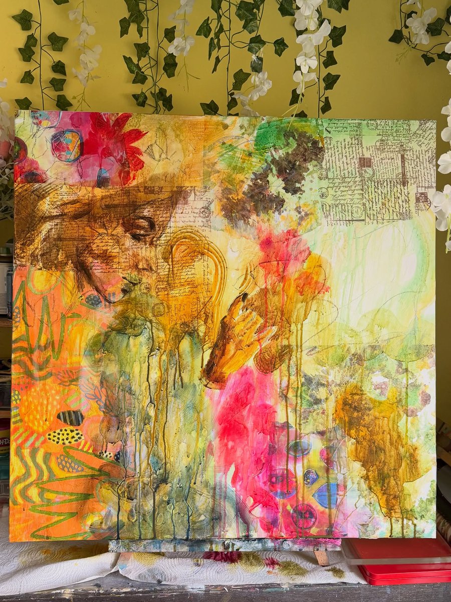 AlbertDudg81472's tweet photo. My favorite part of the painting process is the messy stages and slowly carving out an image among the chaos. Here’s a piece that I’m currently working on. 🎨✨
.
.
.
#messystudio #trusttheprocess #creativity #intuitivepainting #acrylicinks #iranian #NFTartist https://t.co/fuVzU2lxXi
