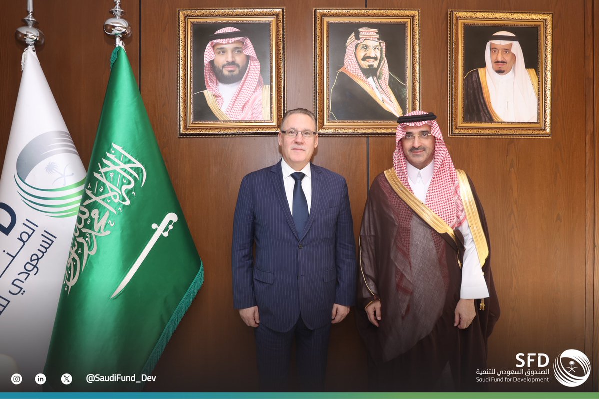 SaudiFund_Dev's tweet image. #Riyadh | #SFD CEO Mr. Sultan Al-Marshad received today at the Fund’s HQ, the Assistant Secretary-General, Assistant Administrator, and Director of the Regional Bureau for Arab States at #UNDP, H.E. Dr. Abdallah Al Dardari, and his accompanying delegation. During their meeting,…