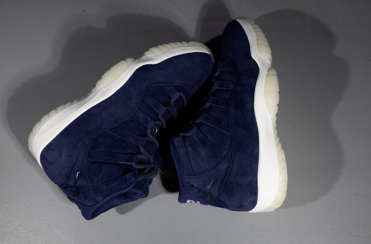 ayeelectric_'s tweet image. Let&apos;s not get swept tomorrow boys.

But today.....I show my Jeter 11 high&apos;s. 1 of 5 they say 😅