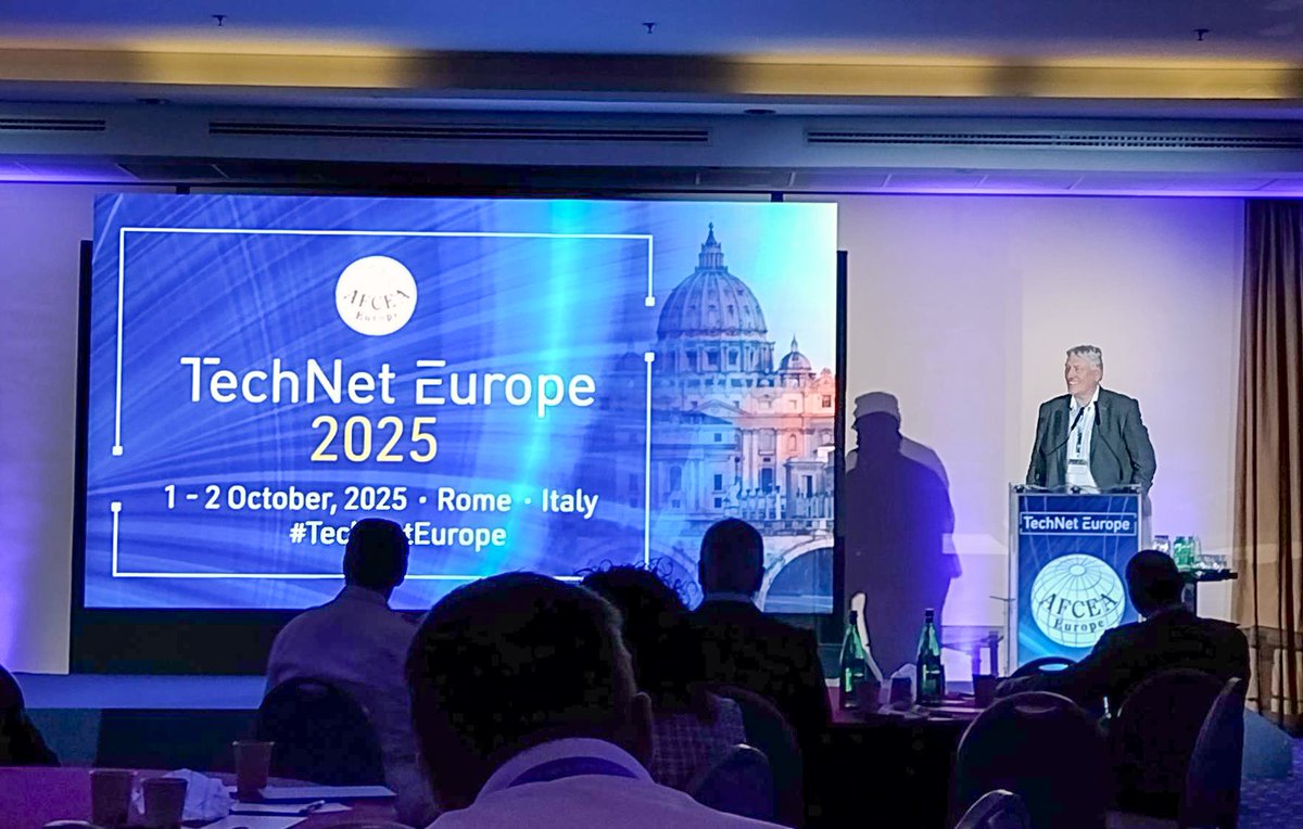 HexagonSIG's tweet image. At @AFCEAEurope's #TechNetEurope event, Uwe Jasnoch presented on the importance of MDO answering "where" questions: where is the enemy, where are our forces, where can I find relevant data? The key enablers of MDO include AI, automation, and advanced analytics. @AFCEA #defence