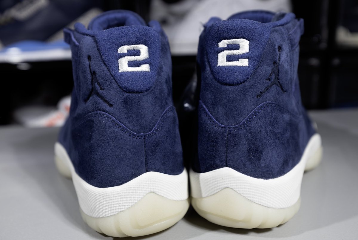 ayeelectric_'s tweet image. Let&apos;s not get swept tomorrow boys.

But today.....I show my Jeter 11 high&apos;s. 1 of 5 they say 😅