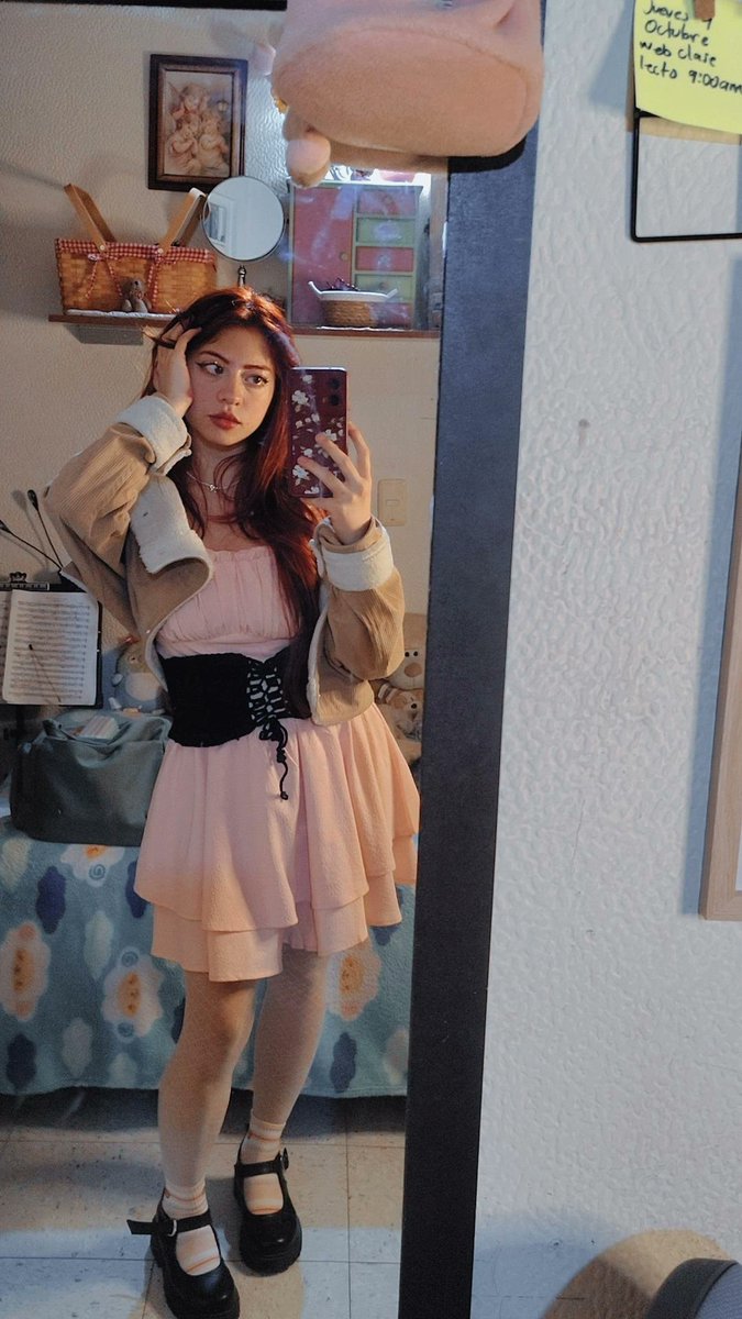 and_dr_'s tweet photo. El outfit de ayer uff la vd q me mamé 😽☝🏻 https://t.co/lXDvSKLtkM