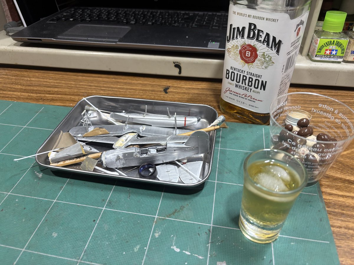昔作ったプラモの再生プロジェクト。オオタキ 1/48 二式単戦は済んだので次ハセガワ1/72 カーチスSOC シーガルに手をつけています。
これも半世紀以上前に組んだやつ。
これは手強いぞ。