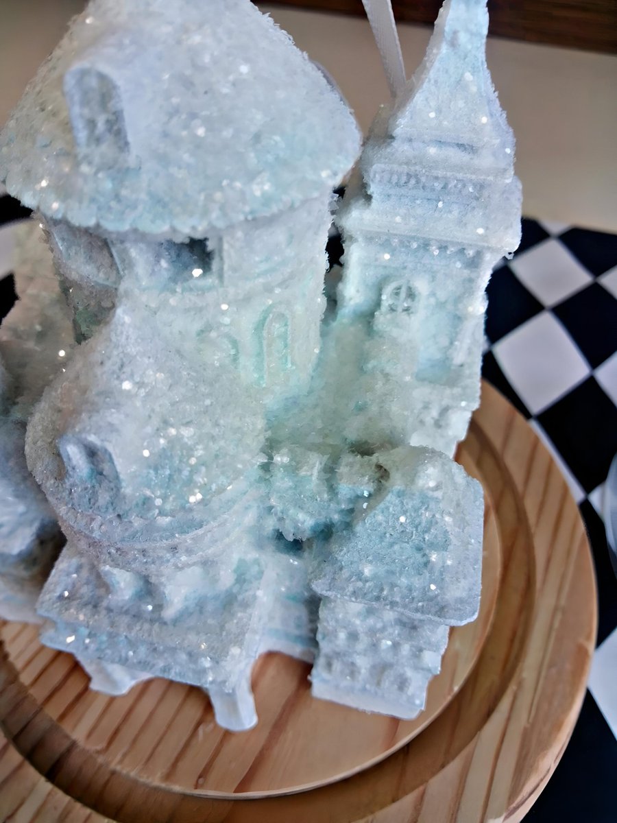 思ってた3倍くらい良かったー！！
写真で伝えるの激ムズなんですが表面が塩のお城みたい