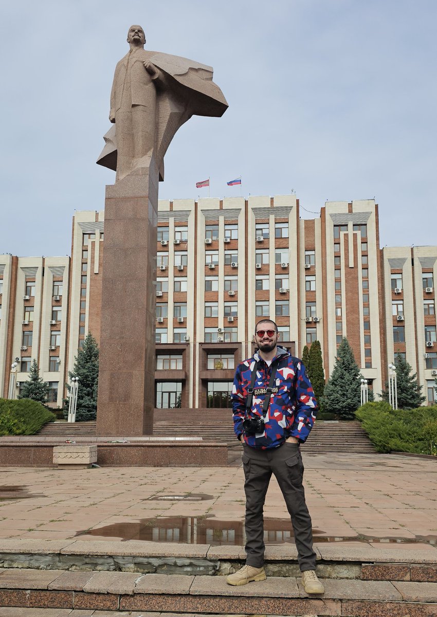 Sve ovo što se dešava je BIRN lista drugi dio. Da poklope što onomad nisu. Pošto sam nepravedno izostavljen sa tadašnjeg spiska "crnogorskih ekstremista", molim nadležne da me ovaj put ne zaborave. Mnogo sam se trudio. Do tad, pozdravljamo vas tovariš Lenjin i ja iz