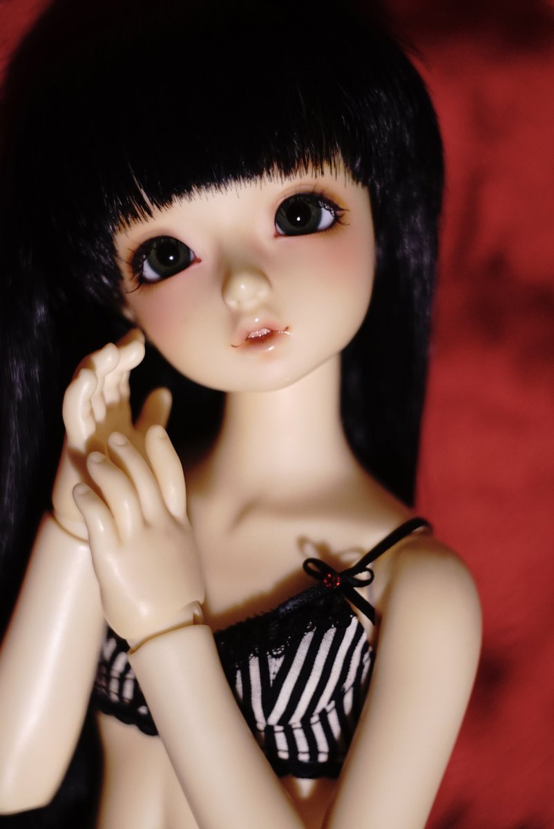fahrenheit0128's tweet photo. まこちゃんにランジェリーを作ってみました。まこちゃんが持つ可愛さと大人っぽさを詰め込んでみたつもりです。赤いスワロフスキーは欠かせません。
#sdmまこ https://t.co/WwJPuPiyV4