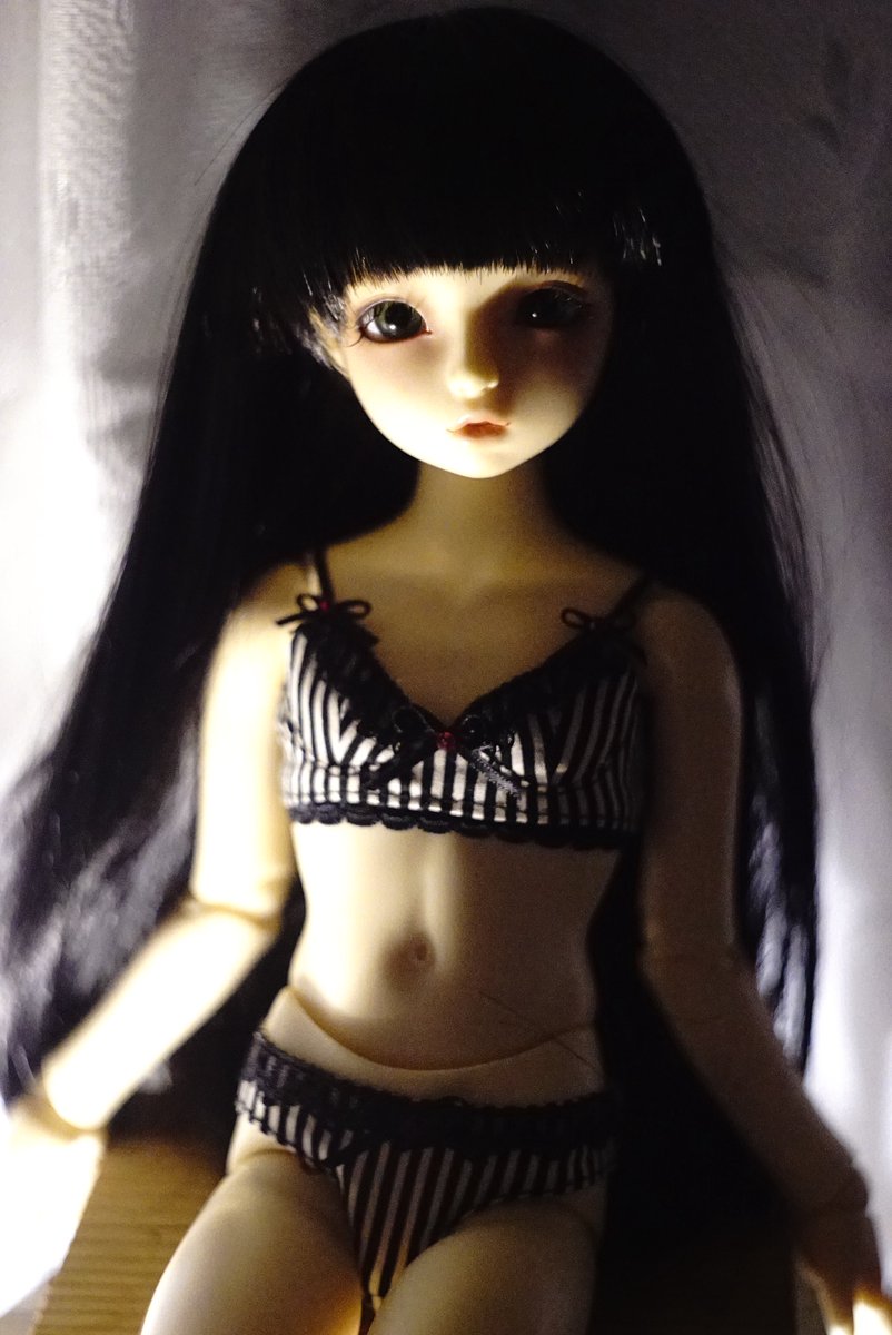 fahrenheit0128's tweet photo. まこちゃんにランジェリーを作ってみました。まこちゃんが持つ可愛さと大人っぽさを詰め込んでみたつもりです。赤いスワロフスキーは欠かせません。
#sdmまこ https://t.co/WwJPuPiyV4