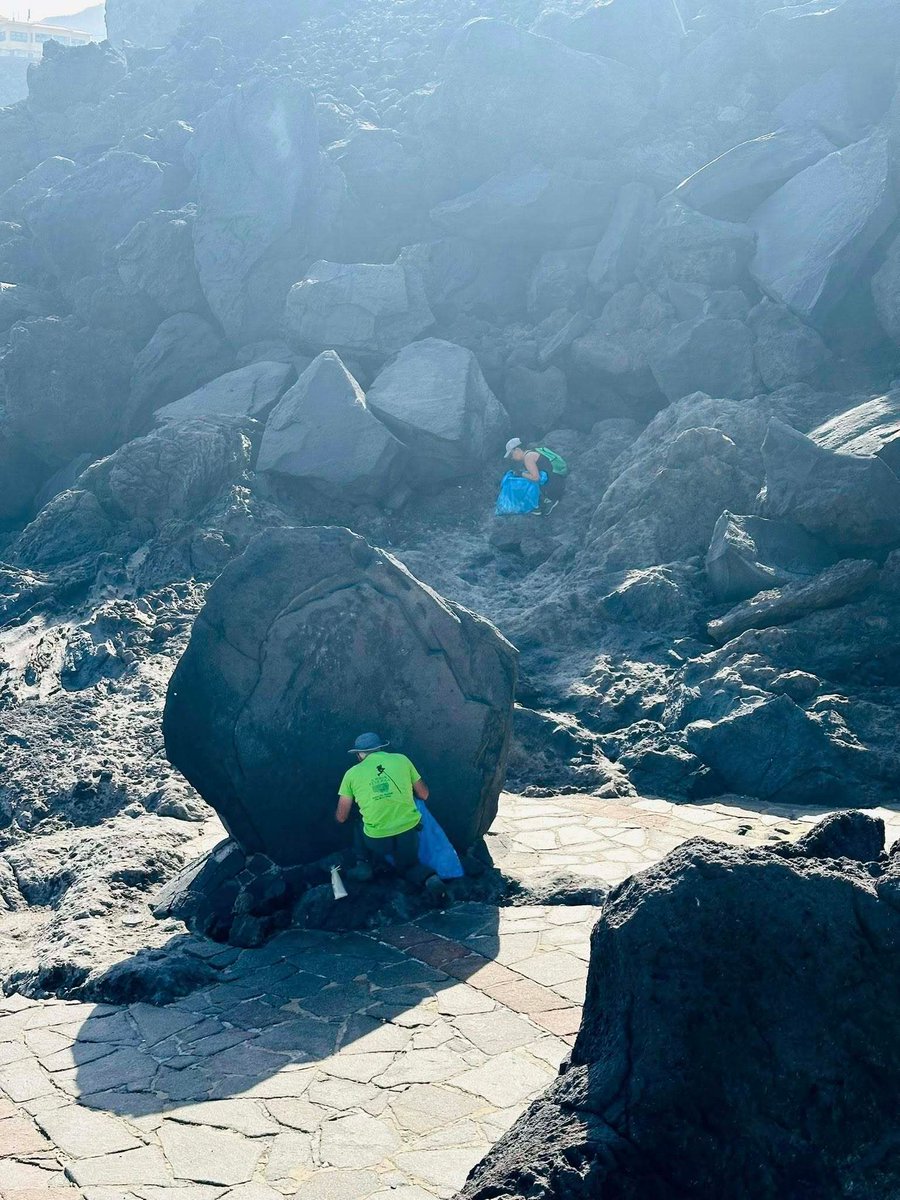 AytoSJR's tweet image. #MedioAmbienteSJR El sábado en el Charco de La Laja tuvo lugar el encuentro de recogida de basuraleza del proyecto &quot;Libera&quot; del que formamos parte  ¡Muchas gracias a todos los participantes!

#LIBERA1m2 #basuraleza #ProyectoLIBERA