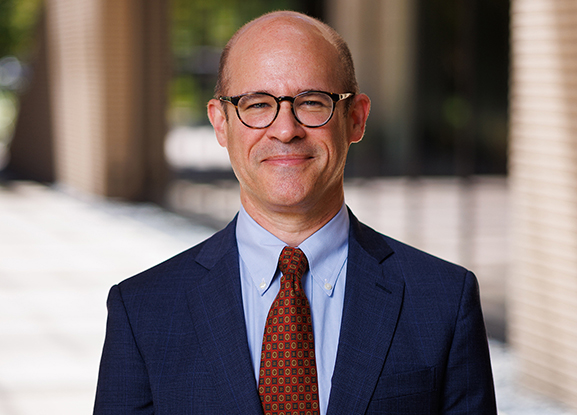 “We are in a world of electronic evidence,” says Stanford Law’s Orin Kerr. His latest book, "The Digital Fourth Amendment," explains how courts can adapt 18th-century privacy protections to 21st-century technology. Read the #Stanfordlawmag article: brnw.ch/21wWnVY