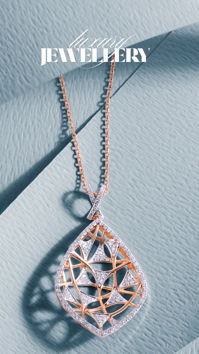 HighCustomJewe's tweet image. ✨ Elegance that speaks without words. This handcrafted diamond necklace blends artistry and brilliance, designed to make every moment shine brighter. A perfect symbol of sophistication and timeless beauty. 💎
#DiamondNecklace #LuxuryJewellery #HighEndDesign #CustomJewels