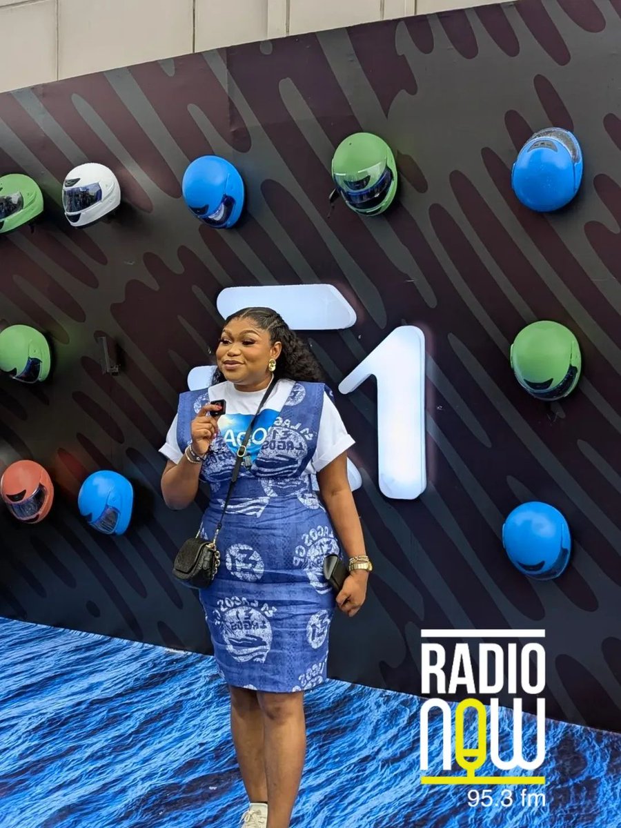 RadioNow953FM's tweet image. In Pictures: Crowds Turn Out for E1 Grand Prix at Victoria Island, Lagos. 
2/6
#e1series #e1lagosgp #powerboat #powerboatracing