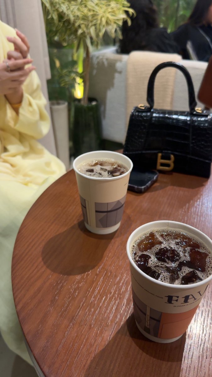 قمَــر (@imnottme7) on Twitter photo 