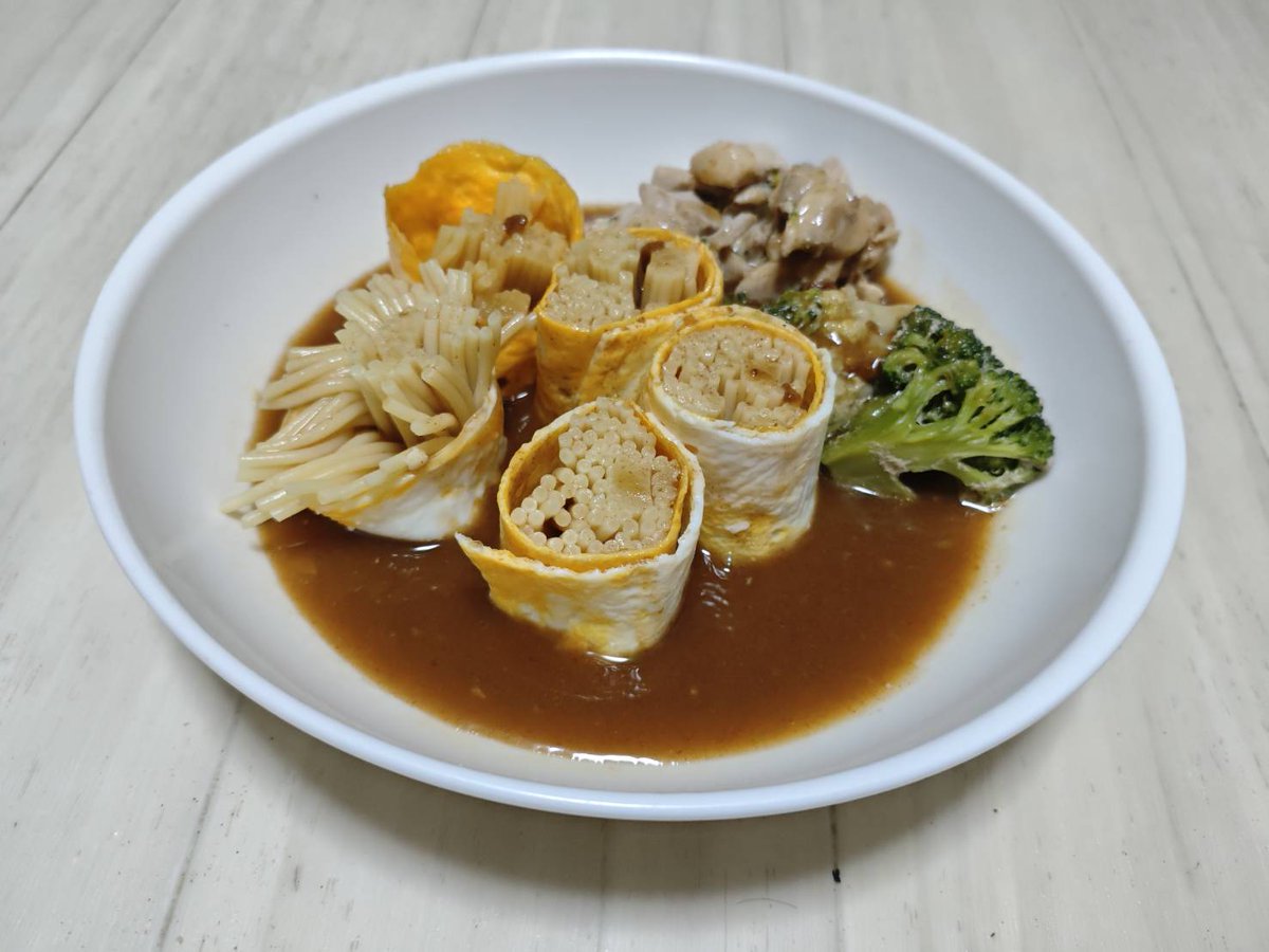 fukkey6's tweet image. デミグラススープ風パスタの卵巻き(n*´ω`*n)　こうしたら美味しいかなと考えたみたけど、きっと素人の俺が考える発想なんて世の偉大な料理人たちがすでにしていることだろうと思う。ｗｗ