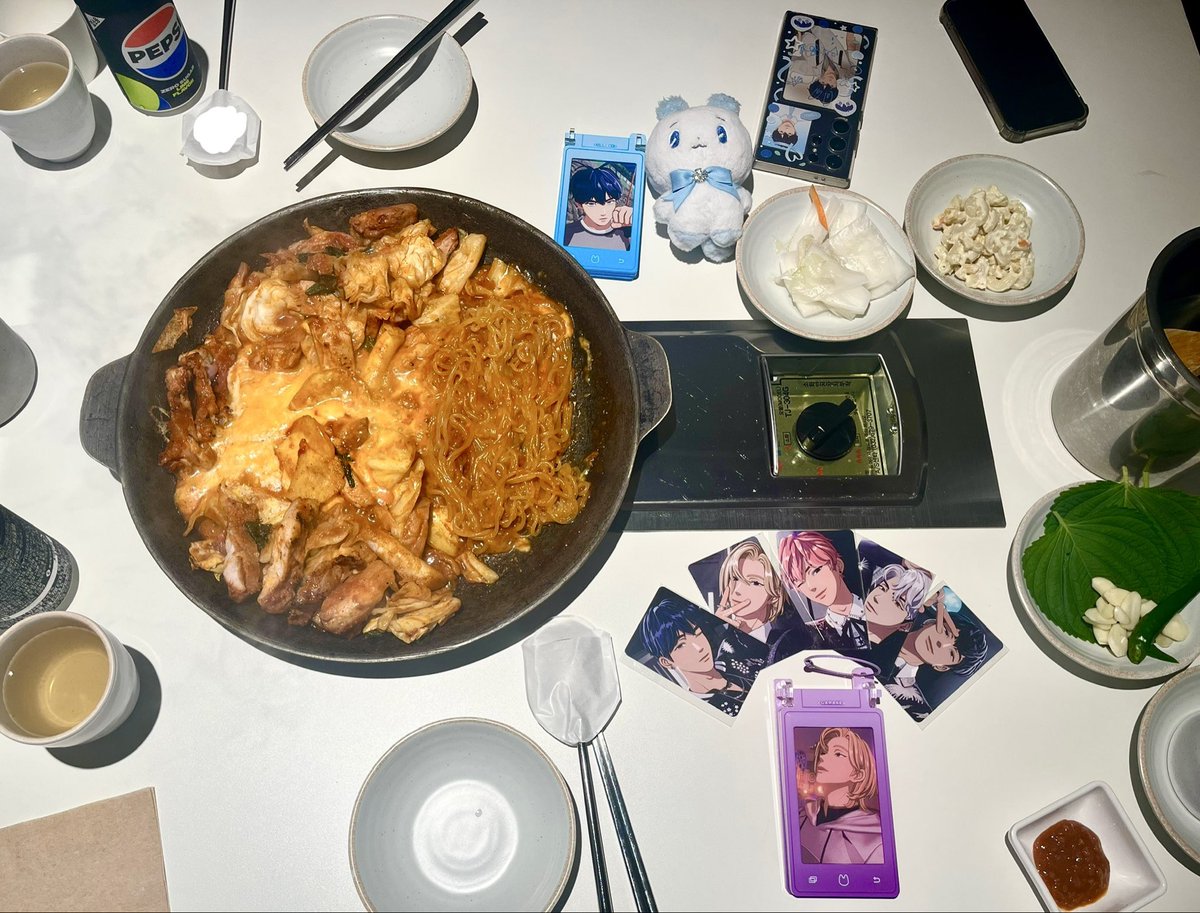 오랜만에 만난 우리! 오늘 진짜 재밌었어 !! 
두 달 연속 예약 실패한 나, 천사 언니 (<a href="/ycl_2424/">유일무이🐬(일본,고척)</a>) 덕분에 포카 드불 😭😭 진짜 너무 고맙고 감사해요 🫂🫶
다들 즐거운 추석 보내세요! 🌕✨