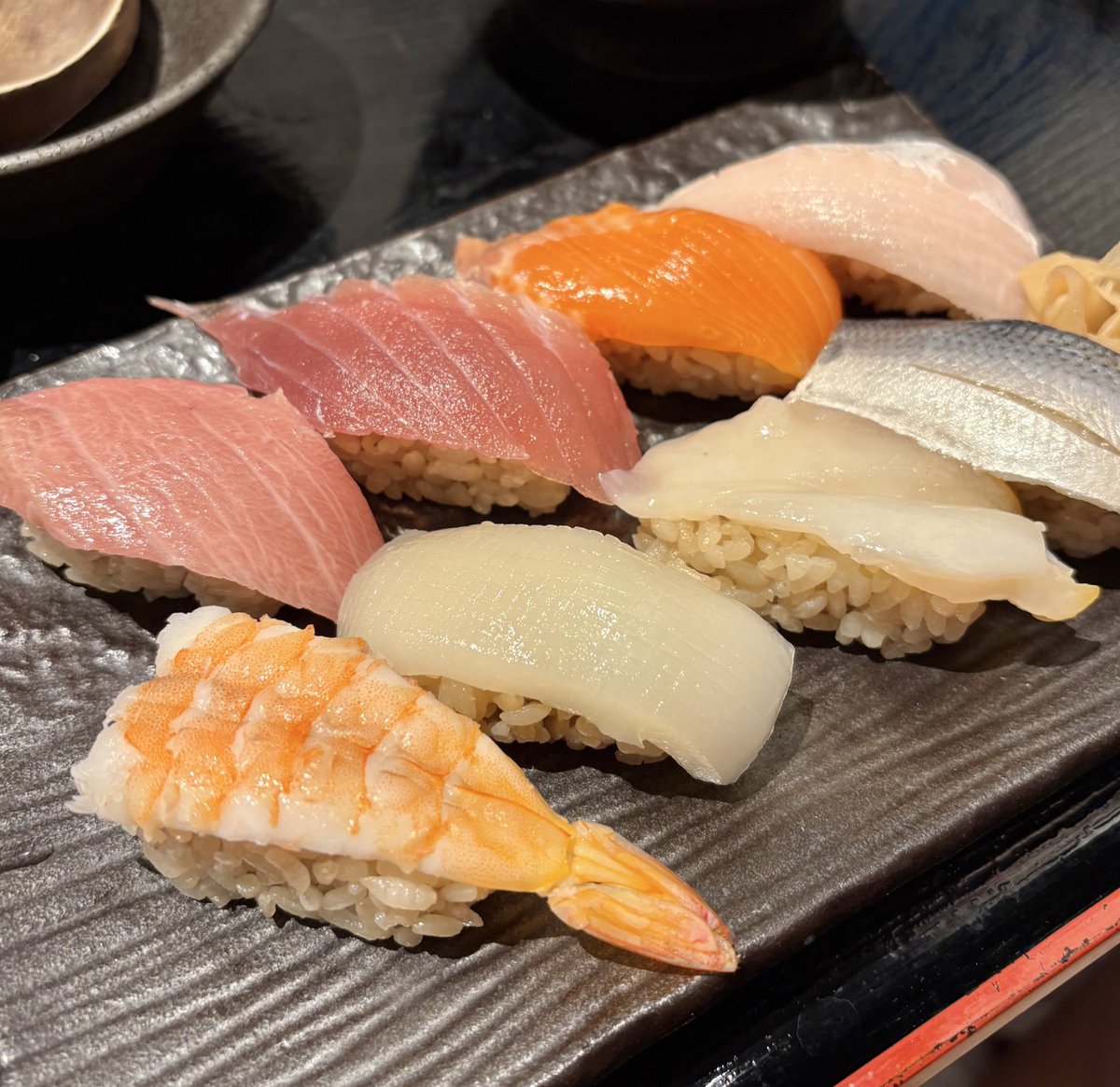 最近お気に入りのお店へ。やはりお寿司は日本人の魂そのものですな。