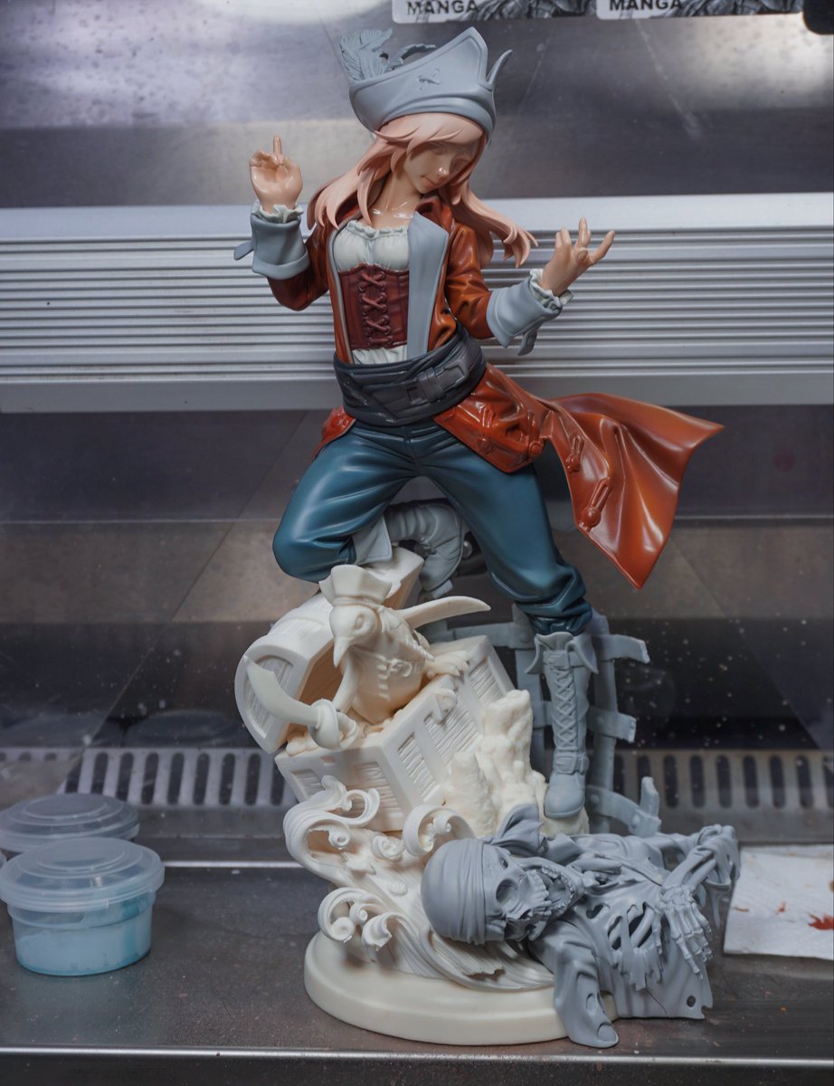 The clothing color is roughly like this, but it’s not finished yet. 😏