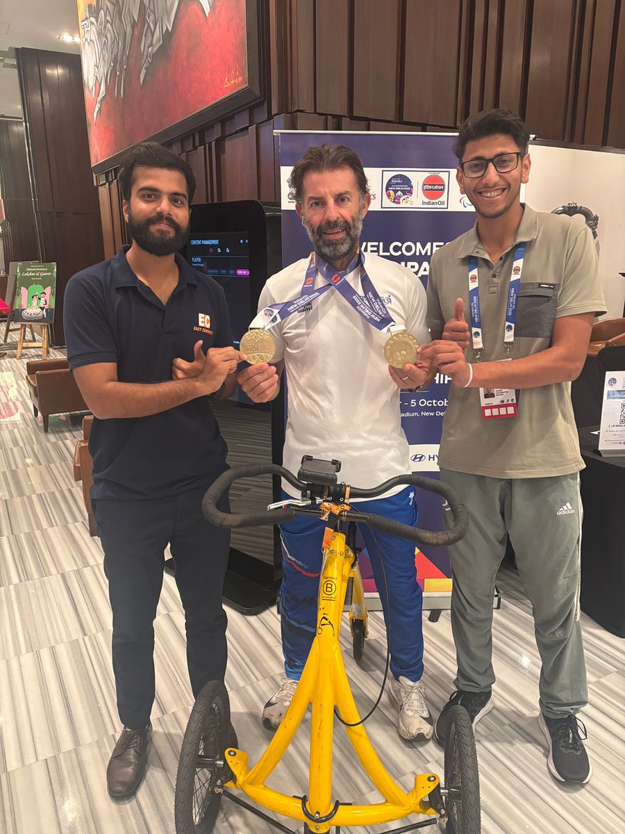 dept_hoabhu's tweet photo. 10 students of Tourism, BHU assisted Athletes of different countries who participated in  World Para Athletic Meet held at Delhi.  Thanks to Easy Connect Travel, a travel firm of our alumni for giving this opportunity. @VCofficeBHU @bhupro @DeanArtsBHU @StudentsFOA https://t.co/IfxY4pzUSk