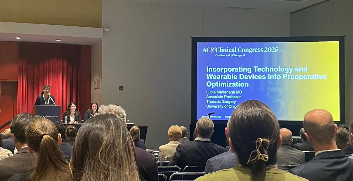 So great seeing mentor and PI extraordinaire <a href="/LuciaMadariaga/">Lucia Madariaga</a> presenting on wearable devices in prehabilitation of frail patients. Lucky to be learning from her. #ACSCC25 <a href="/UChicagoCTSurg/">UChicago CT Surgery</a>