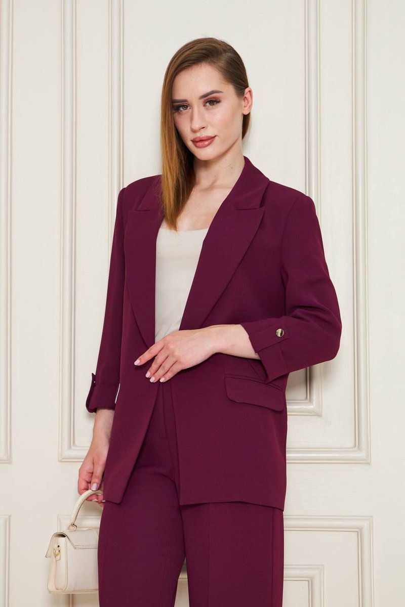 Cloude9store's tweet photo. New week, new look!

Our ladies’ suit features foldable arms and straight-leg pants — perfect for work or a relaxed day out. 

Call: 0756503672/ 0760696619
PIONEER PH 16
Emessa Mall_Ntinda

#UniqueTaste #Cloude9Store https://t.co/Vk56YYCJvA