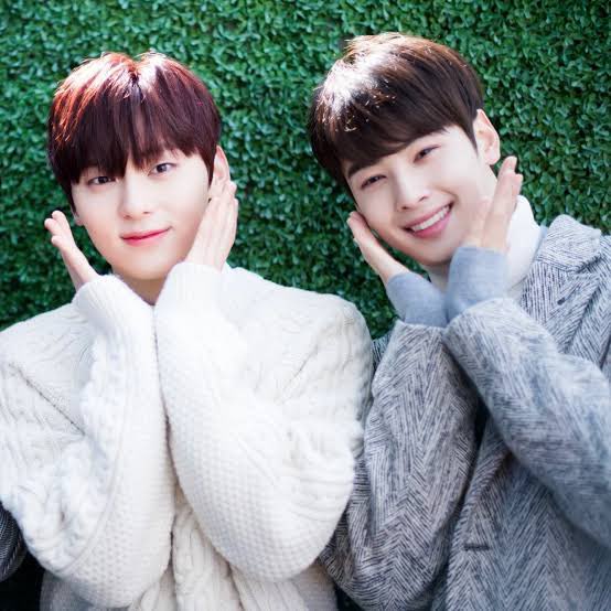 Kami dari perhimpunan ubin masjid mengucapkan, chibi-chibi hak hak hahahahak 🤗