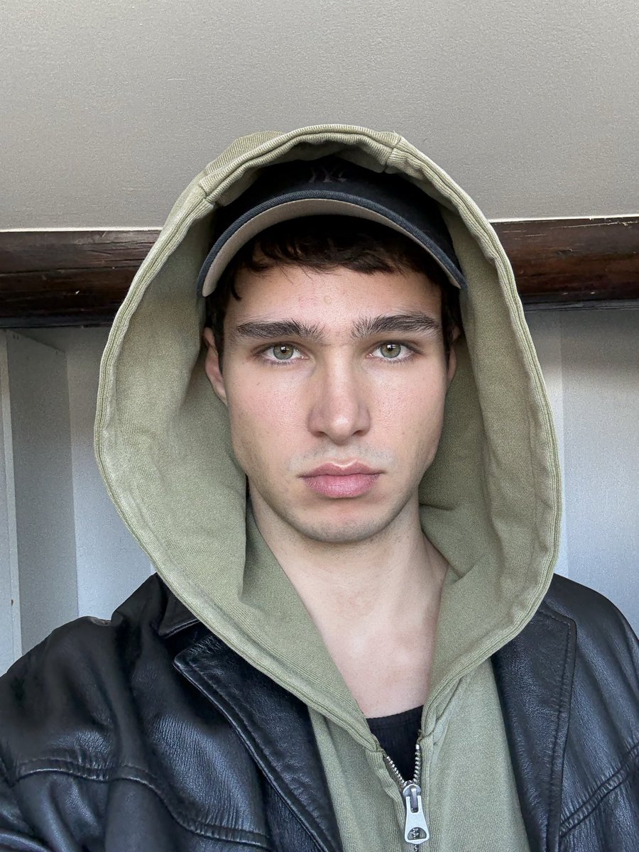 Today is a sunny  day 🧚🏻