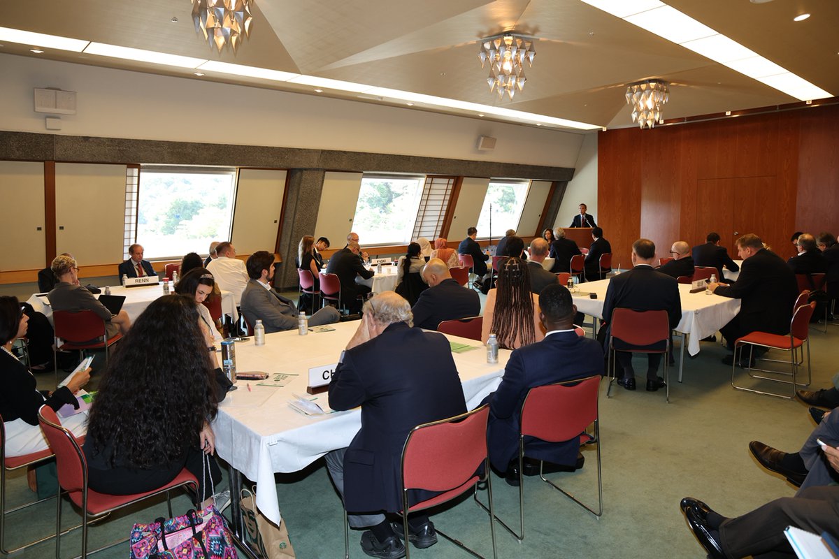 STS forum tweet media