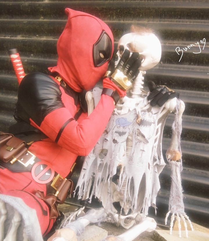 Happily married to Logan (Wolvie)

We got married at the Comic Con, yesterday- best day of my life! 

𝓓𝓟. 🦄