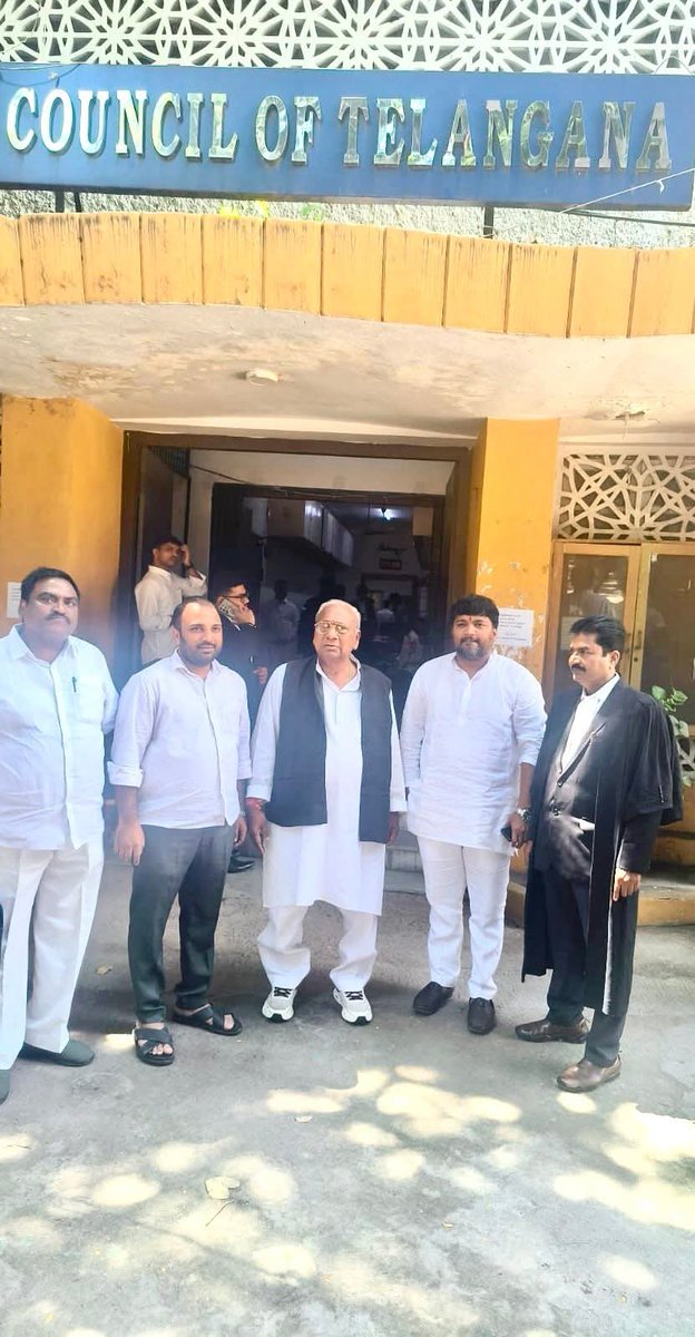 SyedKareemull's tweet photo. Today’s pictures from the Hon'ble High Court of Telangana, along with Ex-PCC President and former MP Shri V. Hanumantha Rao Garu, filing an implead petition in W.P. No. 30217 of 2025 support of BC reservations at the High Court of Telangana, Hyderabad. https://t.co/dcBQstm0U4