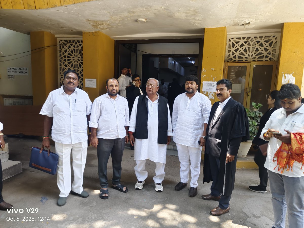 SyedKareemull's tweet photo. Today’s pictures from the Hon'ble High Court of Telangana, along with Ex-PCC President and former MP Shri V. Hanumantha Rao Garu, filing an implead petition in W.P. No. 30217 of 2025 support of BC reservations at the High Court of Telangana, Hyderabad. https://t.co/dcBQstm0U4