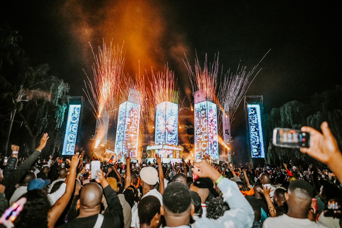 SpringFiestaSA's tweet image. Here’s to the next 15 years of Dance Culture’s National Holiday ~ SPRING FIESTA 🦋 See you in 2026 🫶