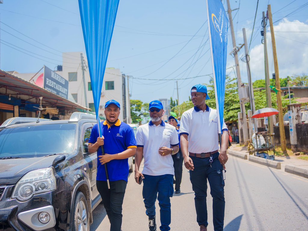silent_oceanltd's tweet image. GUTTA MPAKA DUKANI (SUPRISE) 🤝

Mteja wetu #SHAHiBRAHiM amepokea rasmi Zawadi yake ya Gutta, ambalo tumemfikishia mpaka dukani kwake, ndani ya Kariakoo. Tunaendelea kuwa vinara wa huduma ya usafirishaji wa mizigo, huku wateja wetu wakiendelea kuwa vinara wa
