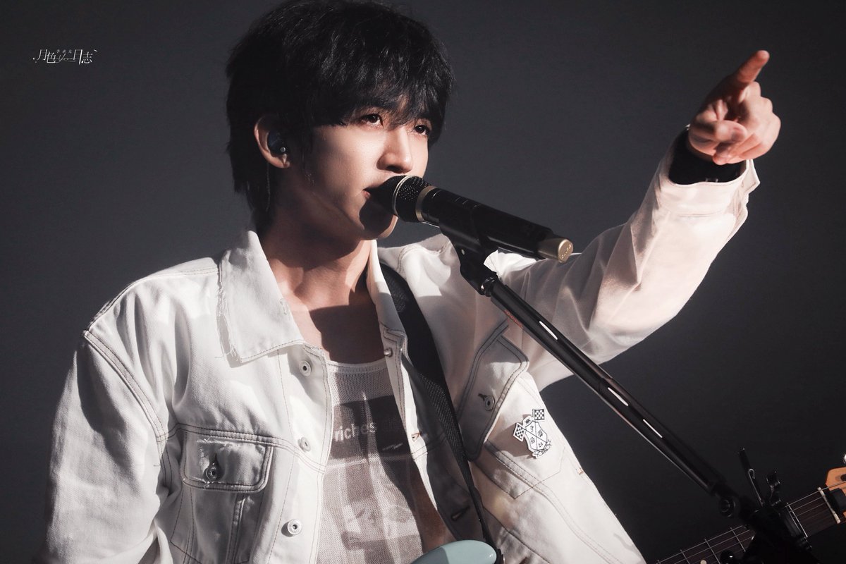 中秋快乐🎑🌕

#李承允 #이승윤