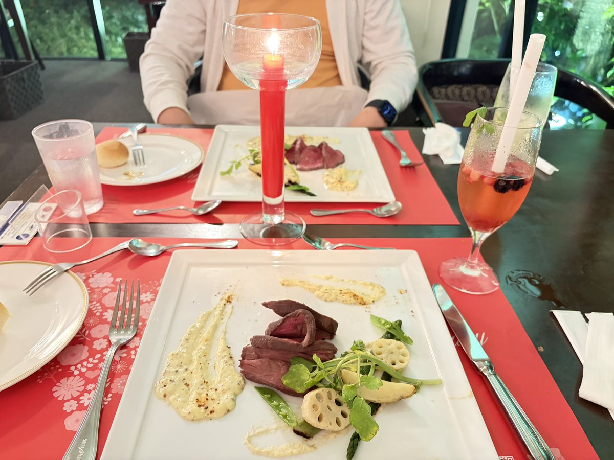_wkks's tweet photo. 【ご報告】
お久しぶりです
本日結婚しました
色々��変なことがあったし、今後もたくさんあるとは思いますが全力で楽しく乗り越えて行こうと思います！！！
よろしくお願いします！！！！ https://t.co/z7lFbSPBC6