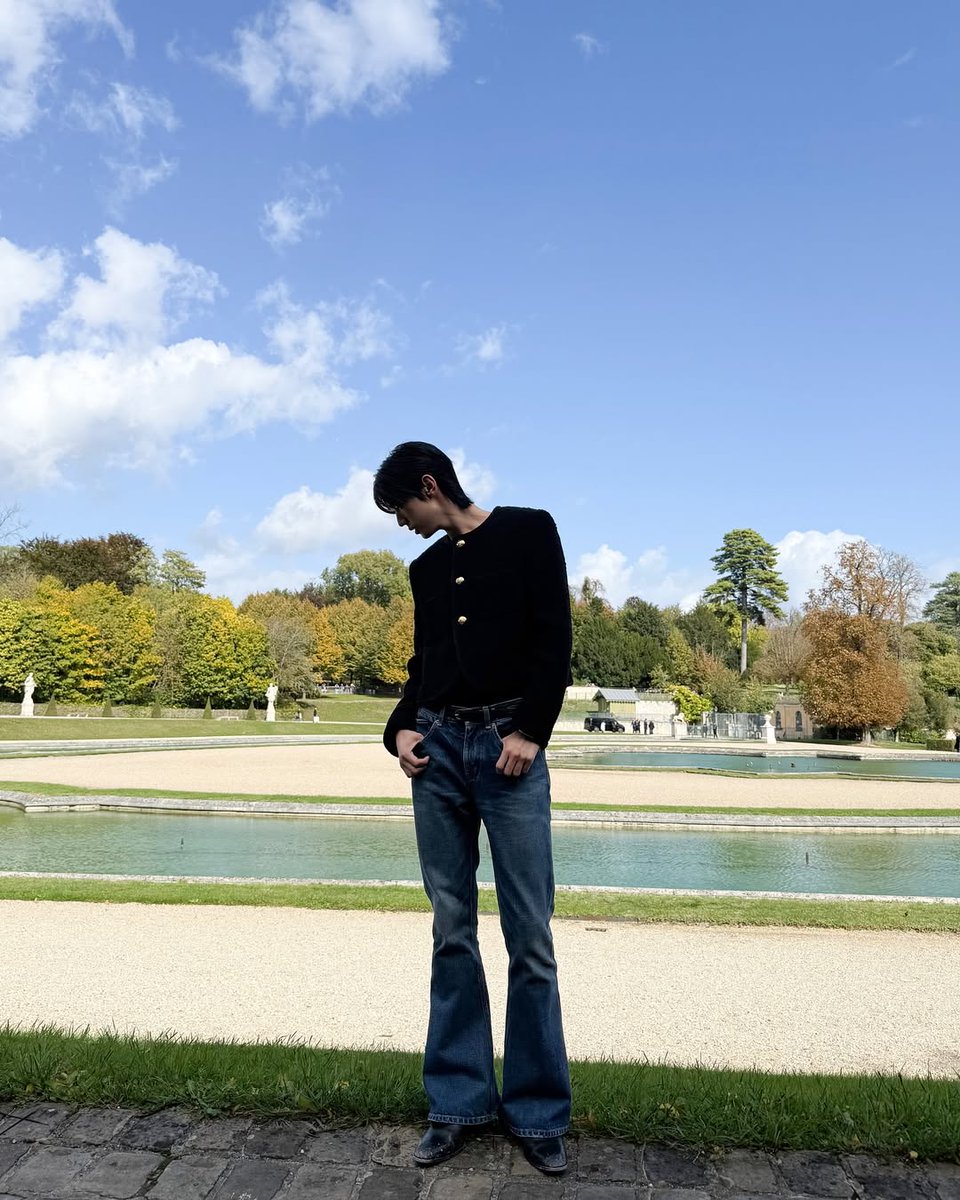 [INSTAGRAM] 251006

TWS #DOHOON Instagram Update

"🖤🖤"

🖇️ instagram.com/p/DPeDKGKAR9v/

TWS AT PARIS FASHION WEEK
#TWSxCELINE #TWS 
#CELINESUMMER2026
<a href="/TWS_PLEDIS/">TWS</a> <a href="/celineofficial/">CELINE</a>