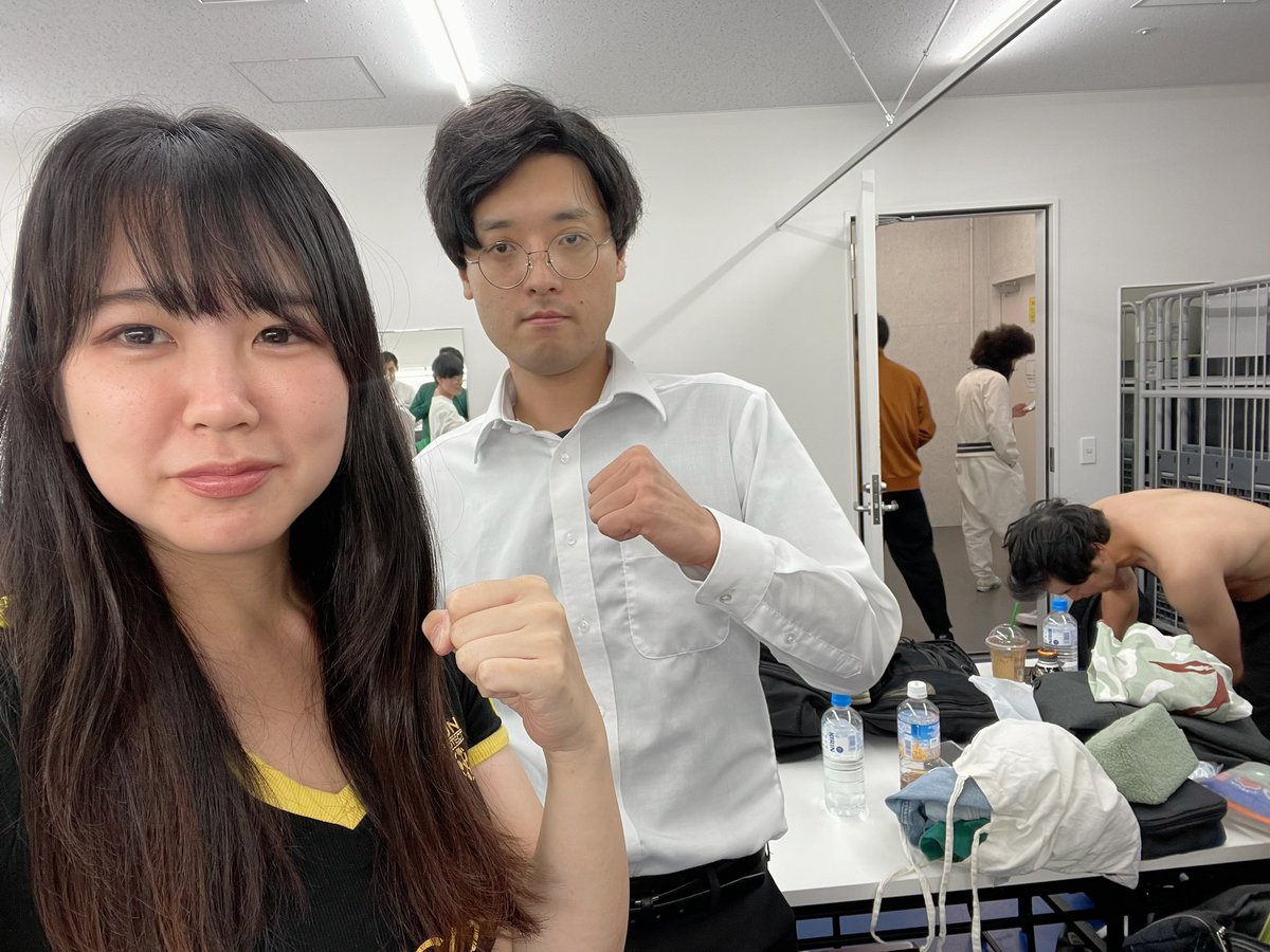 aki_1523's tweet image. 今日は月笑!ありがとうございました!
青色1号頑張れと思ってそれぞれと写真撮りました👼💙
エノとのツーショがいちばん盛れてます😂💗
