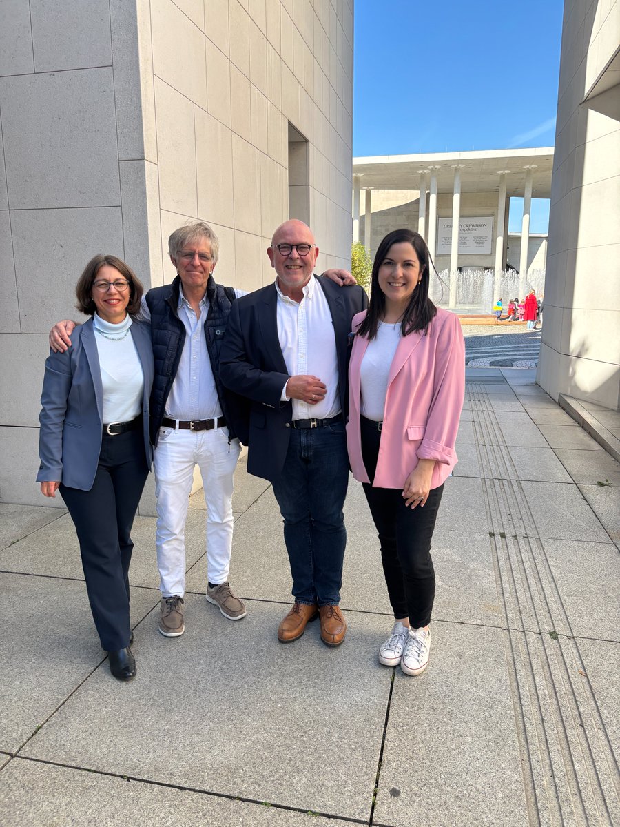 Mensun and our COO Elena were in Bonn last week for the opening of Expedition Weltmeere at the <a href="/bundeskunsthall/">BUNDESKUNSTHALLE</a>  🇩🇪

The exhibition features interviews with Mensun and an immersive VR experience inspired by Endurance.

Thrilled to meet Katja Matthes, Director of <a href="/GEOMAR_de/">GEOMAR</a> ! 🌊