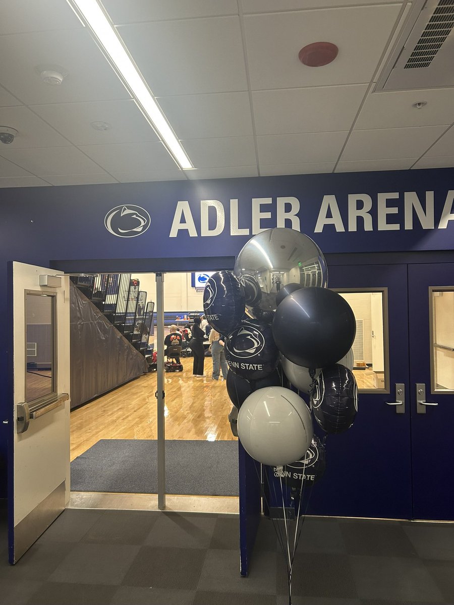 littleabell91's tweet photo. Family weekend up at Penn State Altoona! Had a great time seeing our Altoona Family. Got a little work in too! Packed gym. Season loading! @CoachMcGreal #PRIDEmentality @PSAltoonaLions https://t.co/ja43z49l6s