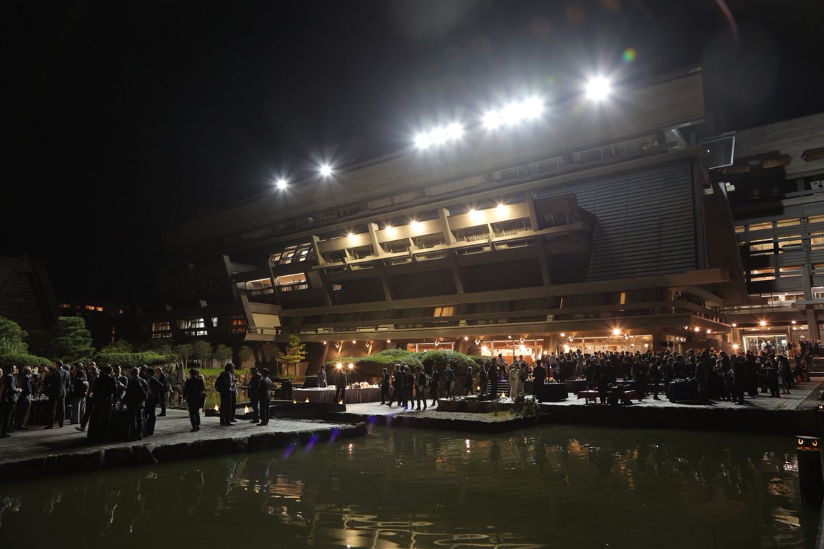 STS forum tweet media