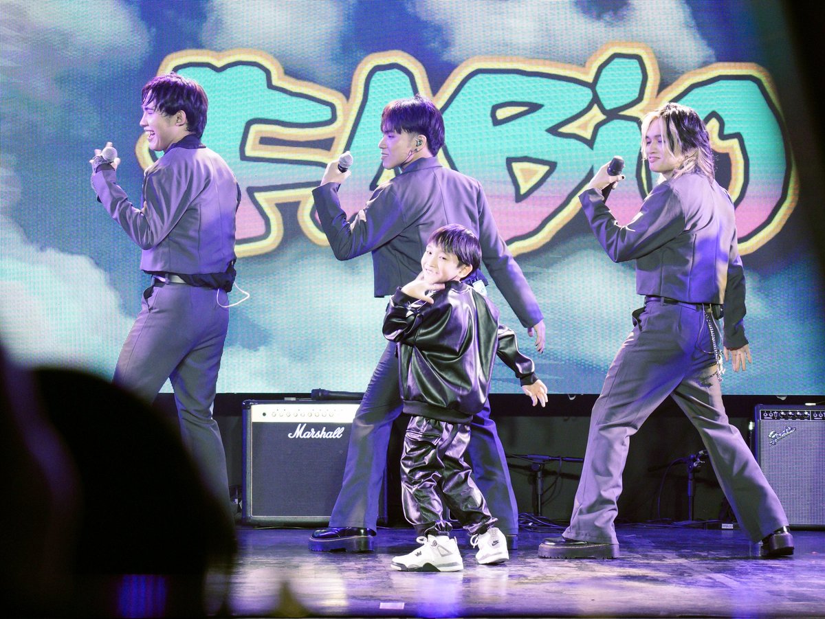 Our stage lit up even more with our talented guests, FANA - Fatima Lagueras and Fabio. Thank you for the unforgettable performance and for being with us at our concert.

📸 SnapQuestbyChad

#NEO_PH #ReadyGlow
#NEO_OneLove_Anniversary
#NEO_Anniversary_Concert #NEO_ONELOVE_Concert