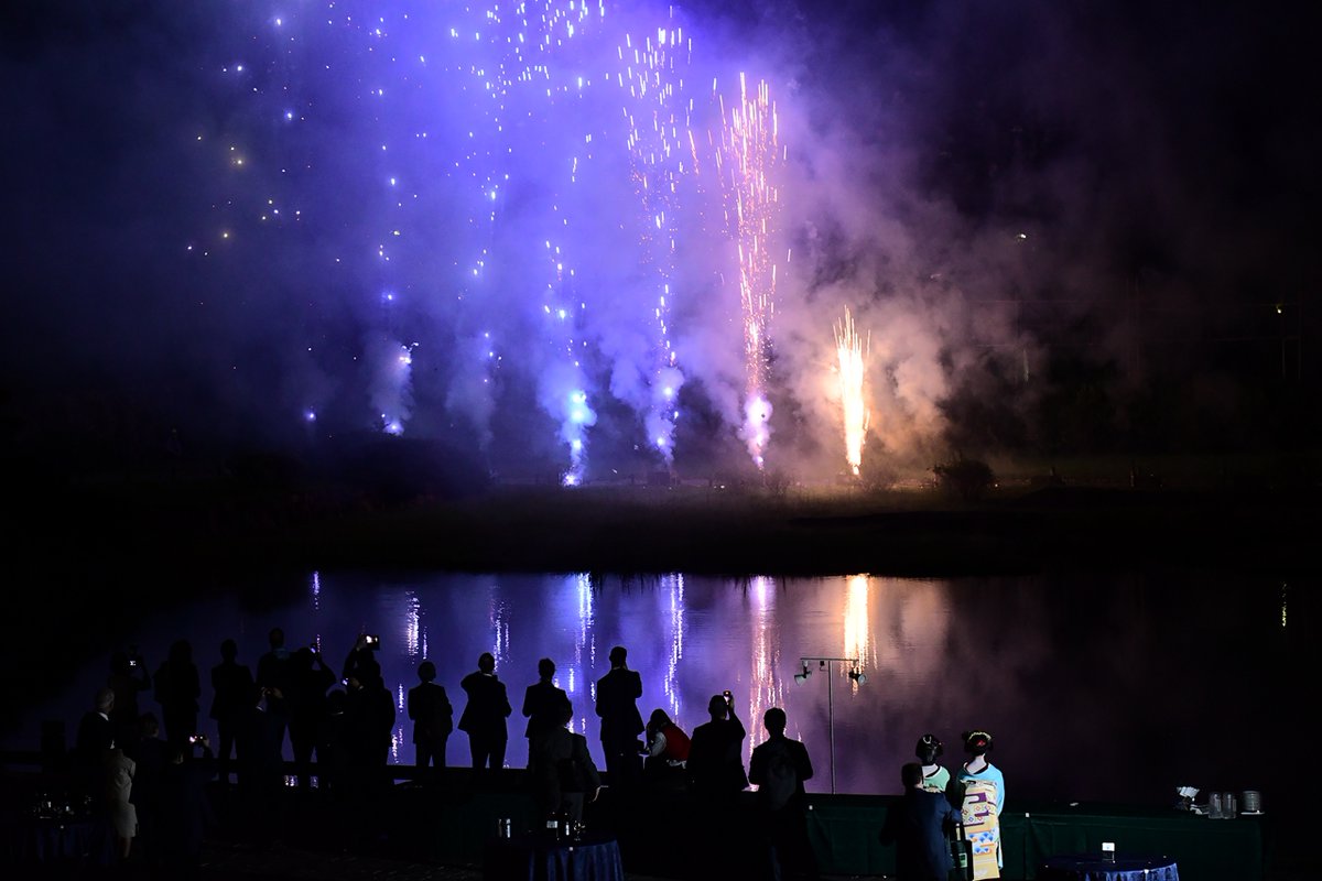 STS forum tweet media