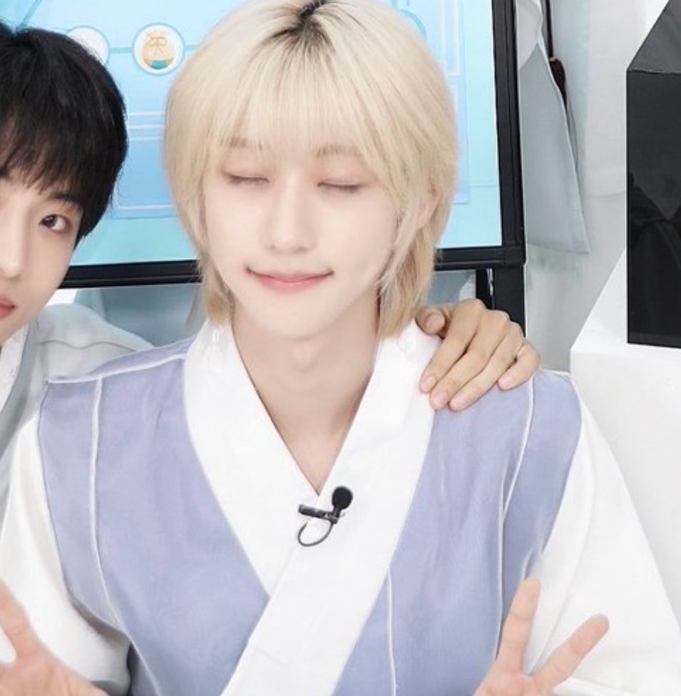 _wbinb's tweet image. 도련님 바-이브 ✌🏻🫳🏻