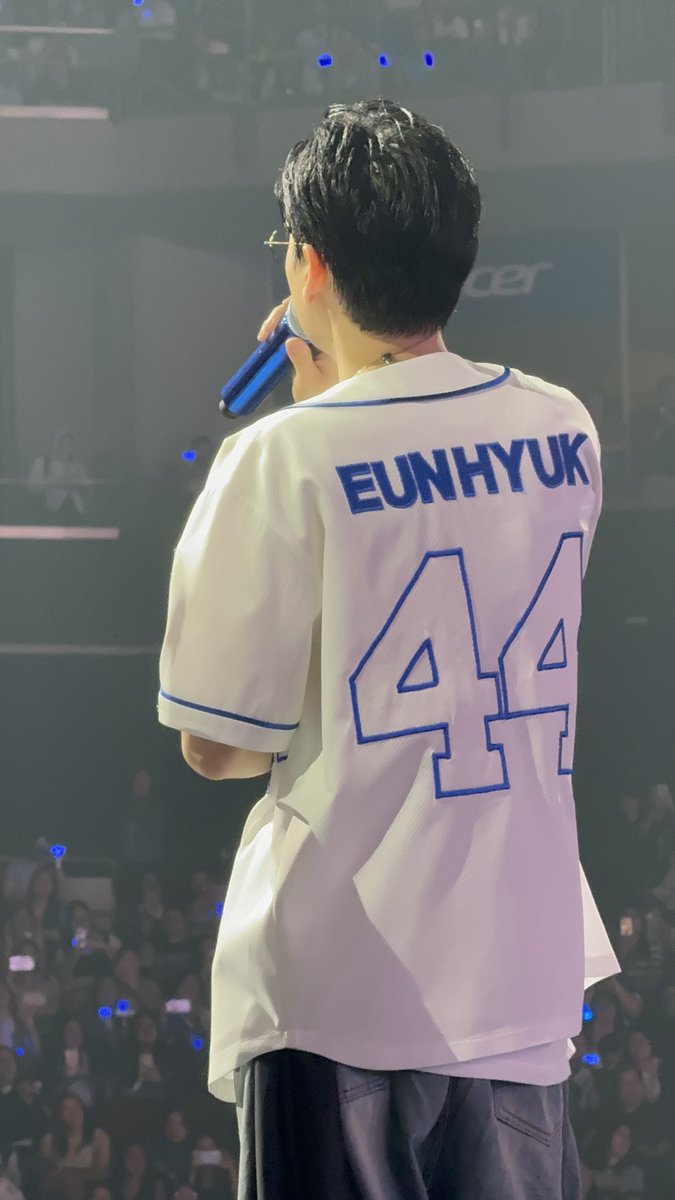 sugenholic_'s tweet photo. baka bet nyo pang-wallpaper kaso di ko na naedit HAHAHA kayo na mag-edit (no watermark)

#SUPERJUNIOR #슈퍼주니어 #SS10inManila #SS10Manila https://t.co/oAPrDb3skT