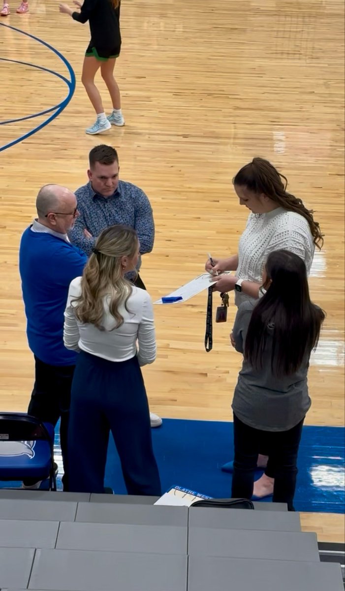 Happy #NationalCoachesDay to the best coaches around! Grateful every day for the energy, knowledge, and heart they bring to our program. Couldn’t do it without them. 💙🦉🏀 <a href="/ow_owls/">OW Owls GBB</a>