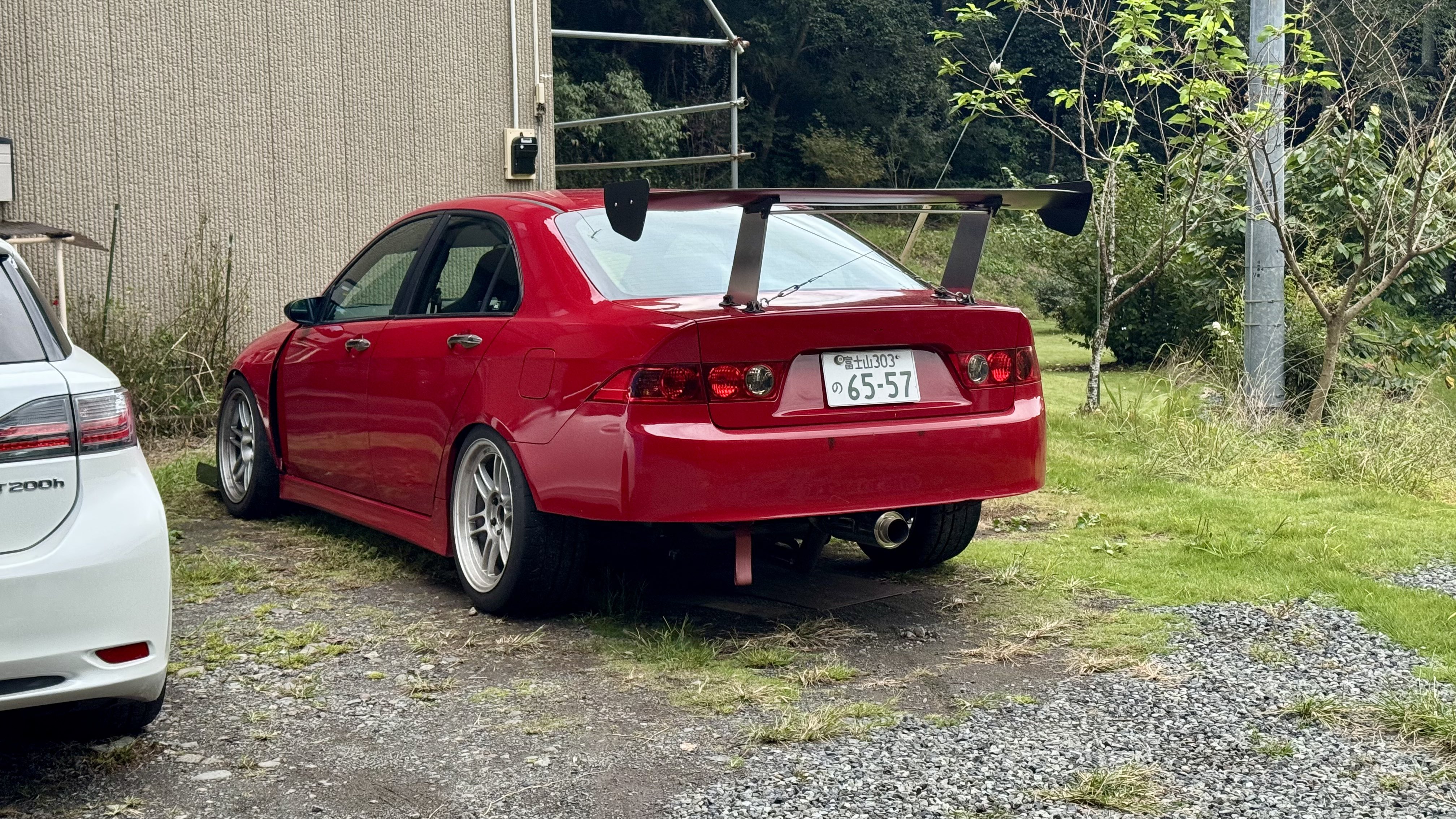 Man U カーキット(マフラー)+ピンバッジ2点 Man U カーキット(マフラー)+ピンバッジ2点 alpha-online