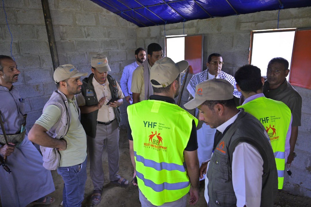 RDPYEMEN2016's tweet photo. RDP completes and handover 263 transitional shelters to beneficiaries in Abs district, Hajjah governorate, under the “Emergency Response for Transitional Shelter project”. These shelters provide safe, dignified living for displaced families, protecting them from harsh weather conditions. RDP extends heartfelt gratitude to YHF/OCHA, for their invaluable support in transforming the lives of displaced families.

Safe Shelter, Dignified Life
Together, we build new hope!

@YHF_Yemen 
@OCHAYemen 
@RDPYEMEN2016
