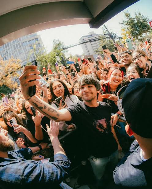 TLouiesPresent's tweet photo. 📝| “Tuve shows en los que me sentí deprimido y todo eso, y luego pensé: "¿Se dieron cuenta mis fans de que no me sentía muy bien? Porque transformaron por completo la forma en que me siento por mí mismo.” 

— Louis Tomlinson via Rolling Stone UK. https://t.co/IzRF1qZSMy