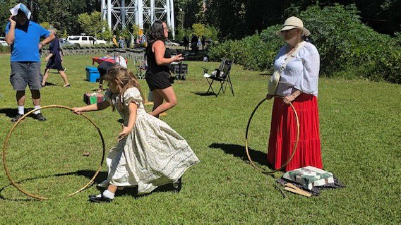 ChuckTownDaily's tweet image. Children Celebrate Revolutionary History at Liberty Tree Dedication in Summerville, South Carolina as part of South Carolina 250 - Charleston Daily - bit.ly/3KtNzN3

#SummervilleSC #SC250 #Summerville #CharlestonDaily