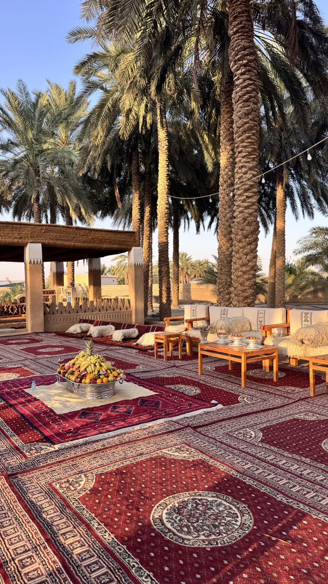 أن يكرم الإنسان نفسه يعني أن يختار لها ما يليقُ بها من كل شيء، من الرِفقة أطيبها، و من الحب أرقاه، و من المجالس أرحبها