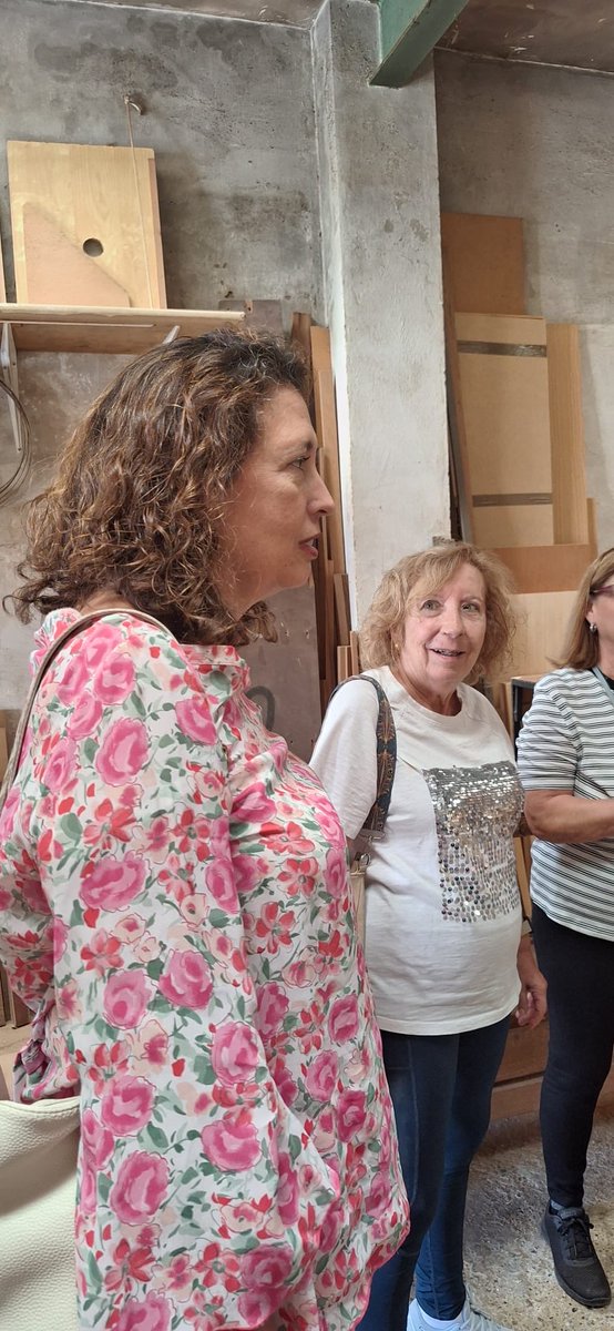 PopularesDH's tweet photo. ✨ Admirar a quienes transforman la madera en arte es admirar toda una vida de esfuerzo, talento y humildad. Gracias, Ernesto Parrado por abrirnos las puertas de tu taller y mostrarnos el alma de tu oficio.

#ArtesaníaConHistoria #DosHermanas #TradiciónYOficio #CulturaLocal https://t.co/zBdc006xQX
