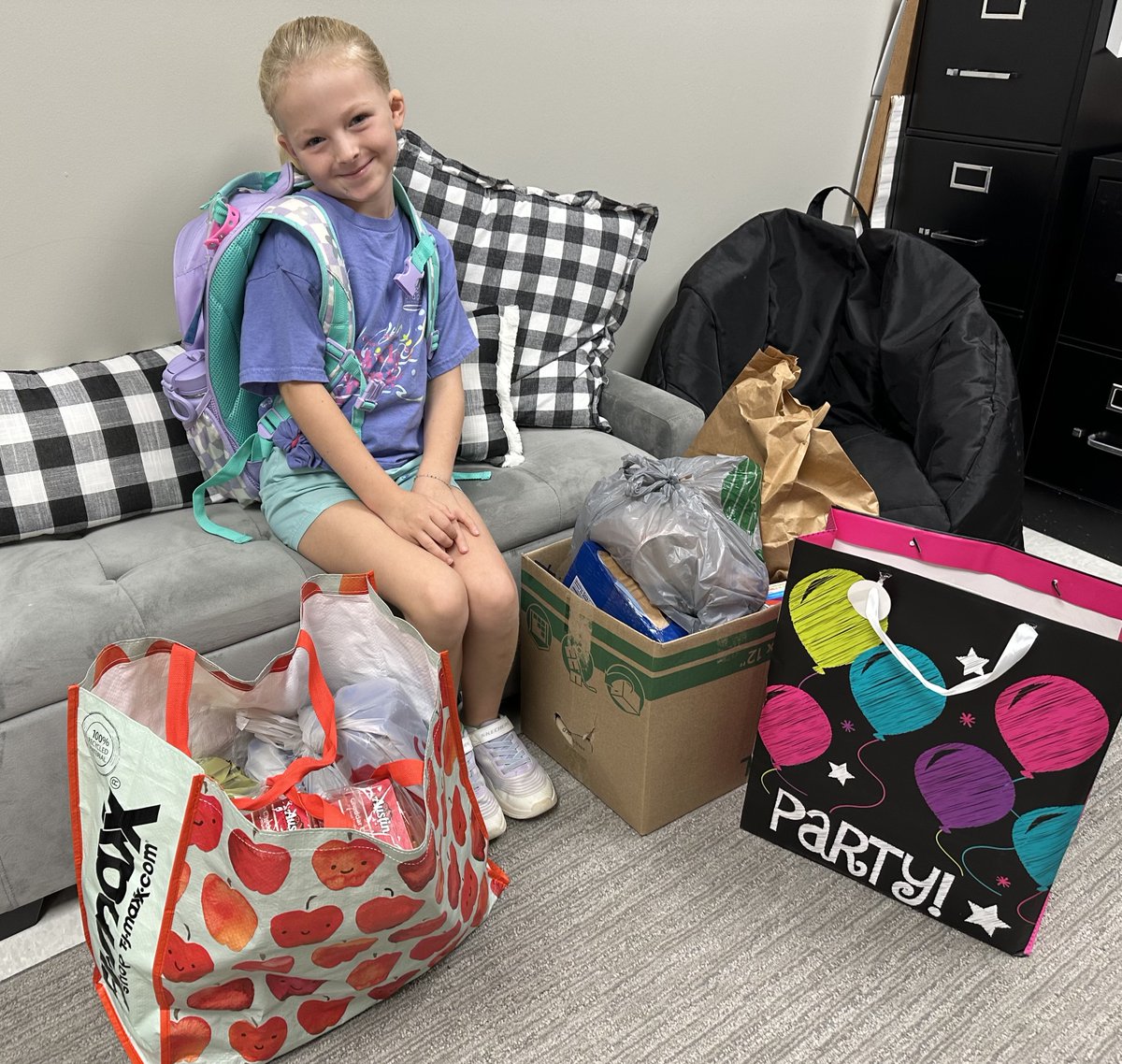 NettletonSTEAMe's tweet image. Thank you to our sweet Stella for making a donation to the STEAMe Backpack Program. She recently celebrated a birthday and asked for donations instead of gifts. We greatly appreciate your generosity!! 🖤💛
#STEAMe #BackPackProgram
